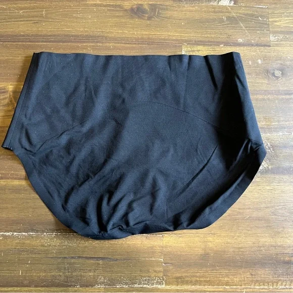 Spanx Very Black Brief - Picture 2 of 4